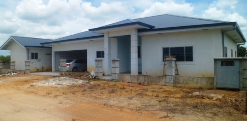 RE/MAX Suriname - De beste keus voor uw woonwensen. Wereldwijd.