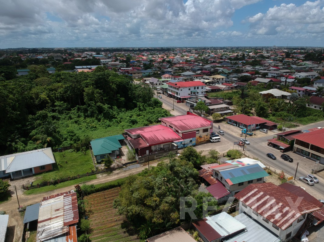 Kwattaweg 568 RE/MAX Suriname Our real estate agents assist you