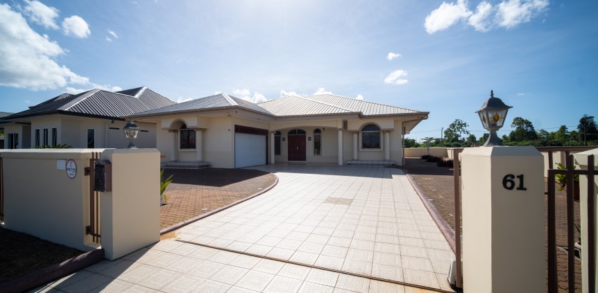 RE/MAX Suriname - De beste keus voor uw woonwensen. Wereldwijd.