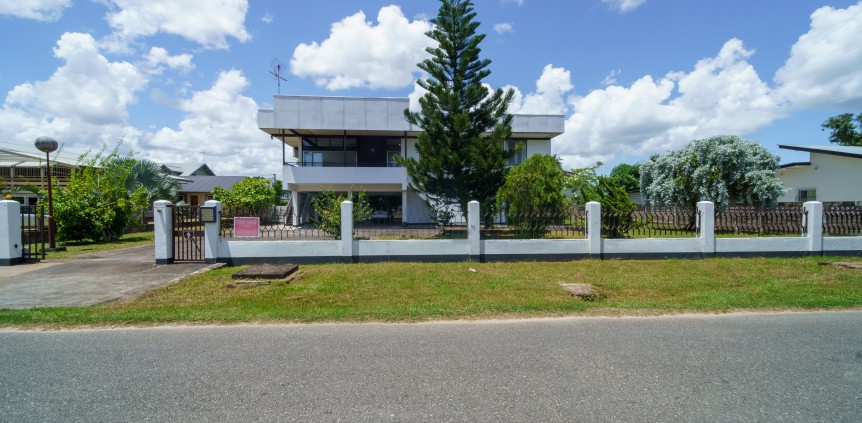 RE/MAX Suriname - Our real estate agents assist you with buying or ...