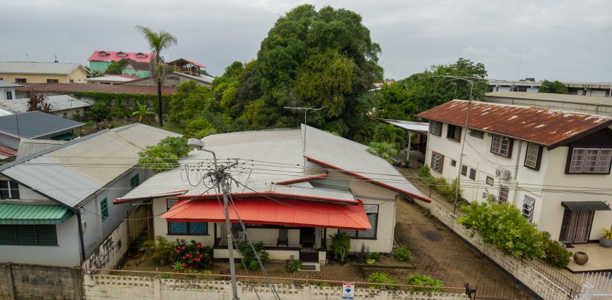 RE/MAX Suriname - Our real estate agents assist you with buying or ...