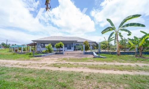 Ruime woning te koop – Villapark Voorland (Plantage) Leliëndaal 1  Hoek Ibisweg / Citronellaweg